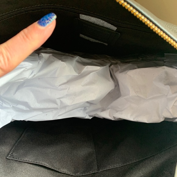 LIMITED EDITION 🔥Authentic COACH LEATHER with dairy embroidery zip top Tote - Picture 9 of 14